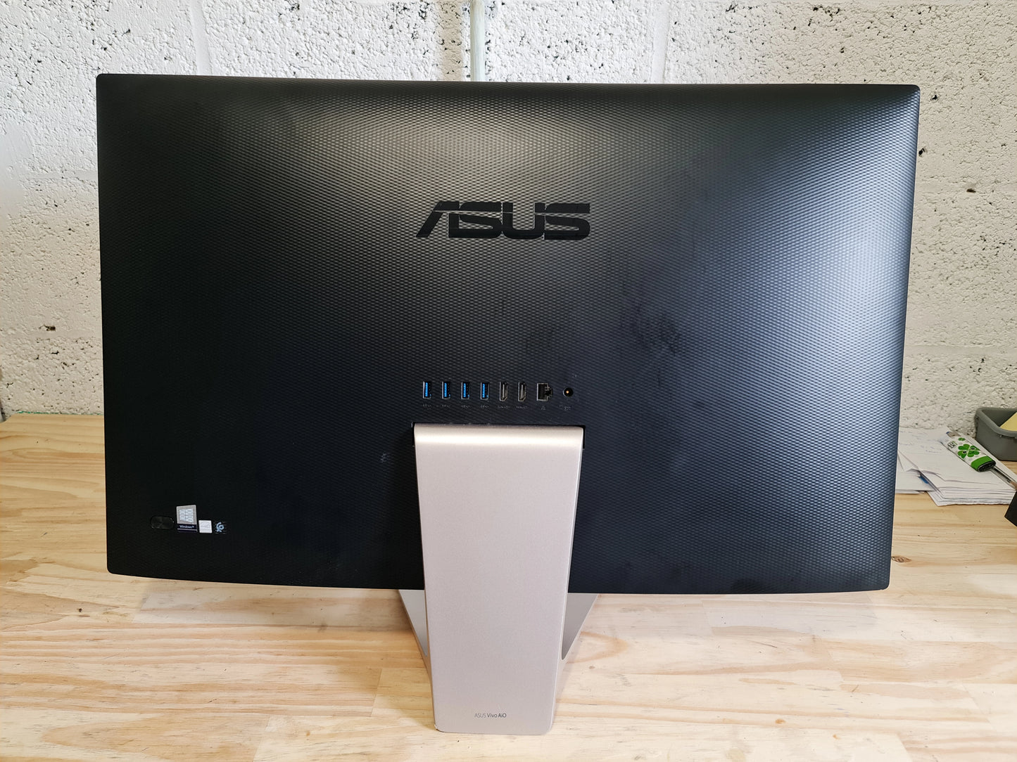 Asus Vivo AIO V27UA| 27 pouces | Windows 10 Pro | Intel I5 | 240Go SSD + 1 To HDD| 8Go RAM