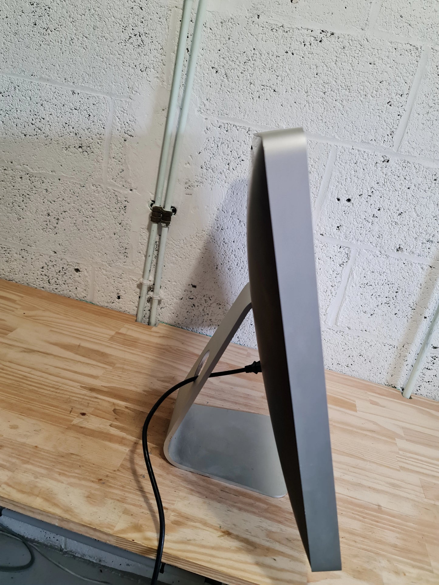 IMac 2009 | 24 pouces | Windows 10 Pro | Intel Core 2 Duo | 240Go SSD | 4Go RAM